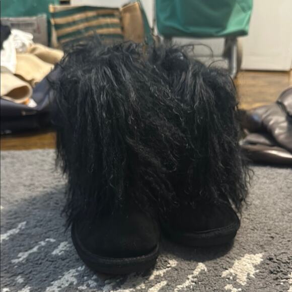 Black Furry Boots - Picture 1 of 3